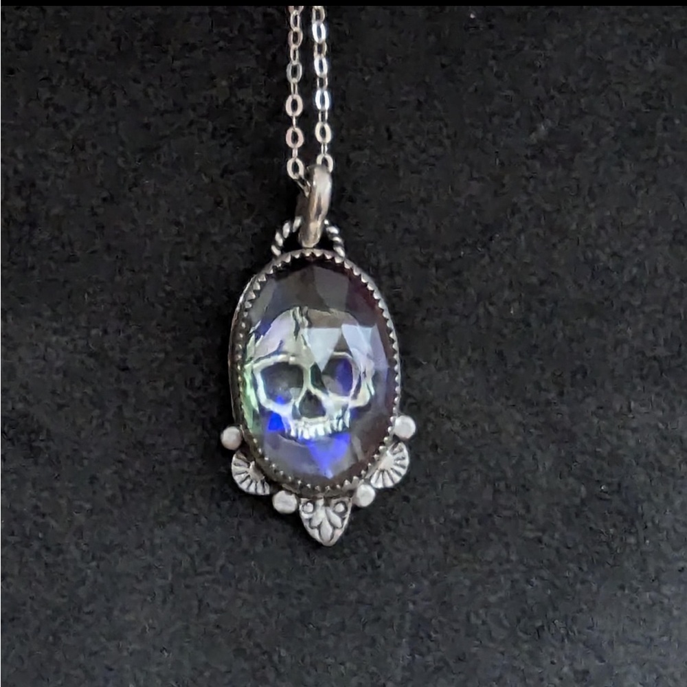 Silver Skull Pendant Necklace